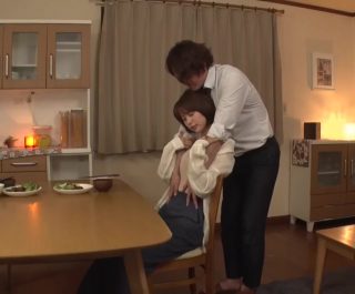 Vắt kiệt tinh trùng của chồng