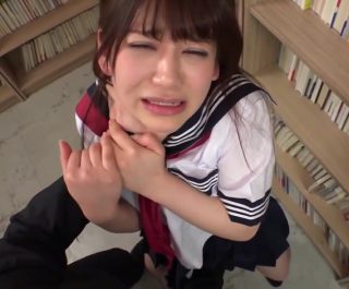 Sàm sỡ nữ sinh trong thư viện